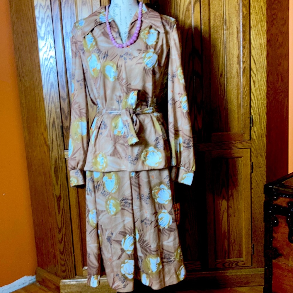 M.G.M. Vintage  suit set. NOS